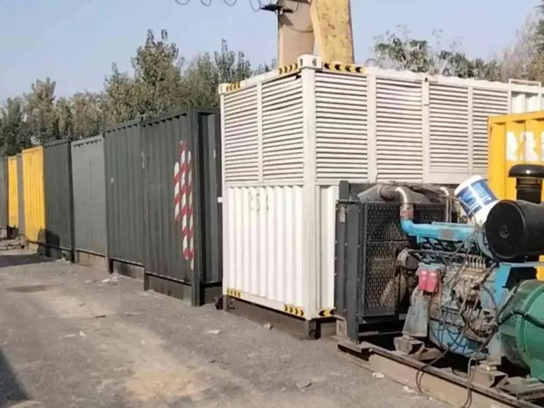 漳平200KW柴油发电机机组每小时油耗是多少？